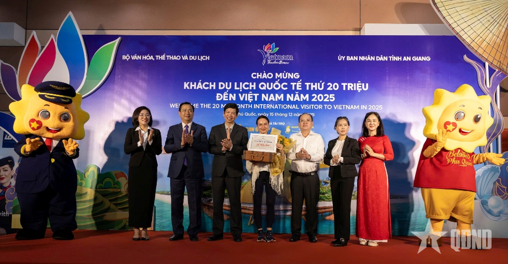 Lần đầu tiên Việt Nam đón khách du lịch quốc tế thứ 20 triệu

